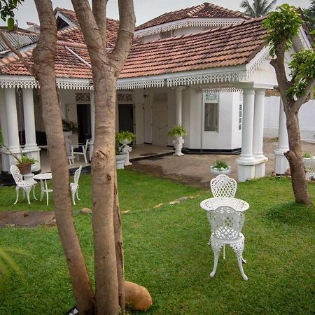 Villa Blanco Dehiwala-Mont Lavinia Extérieur photo
