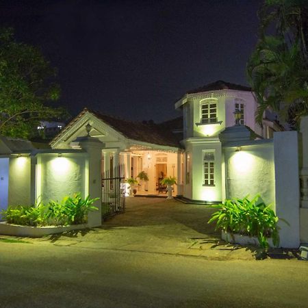 Villa Blanco Dehiwala-Mont Lavinia Extérieur photo