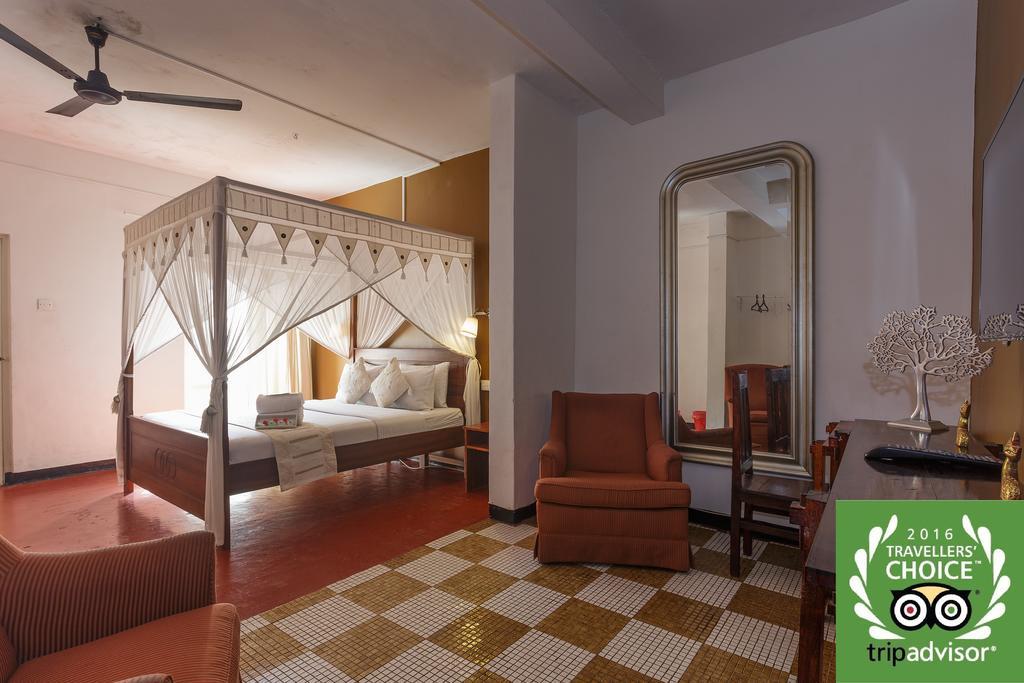 Villa Blanco Dehiwala-Mont Lavinia Extérieur photo