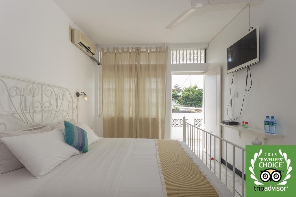 Villa Blanco Dehiwala-Mont Lavinia Extérieur photo