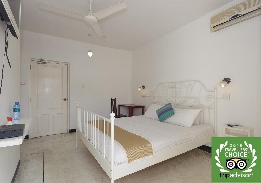 Villa Blanco Dehiwala-Mont Lavinia Extérieur photo