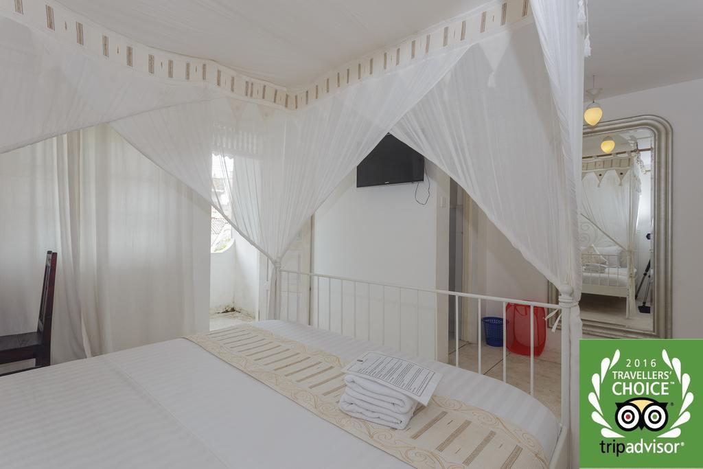Villa Blanco Dehiwala-Mont Lavinia Extérieur photo