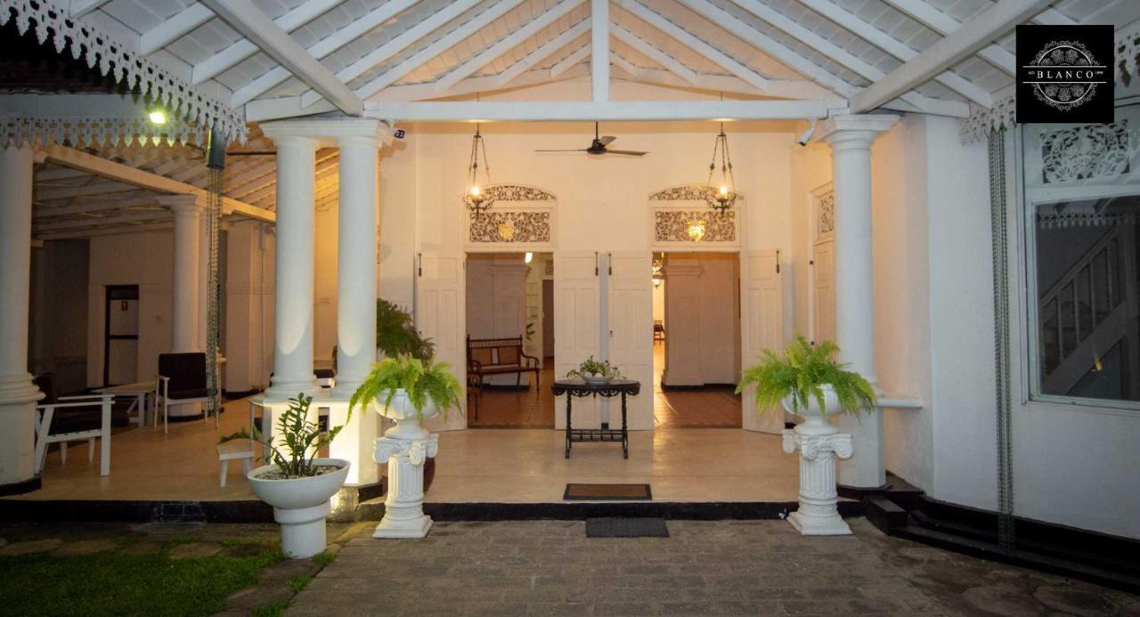Villa Blanco Dehiwala-Mont Lavinia Extérieur photo