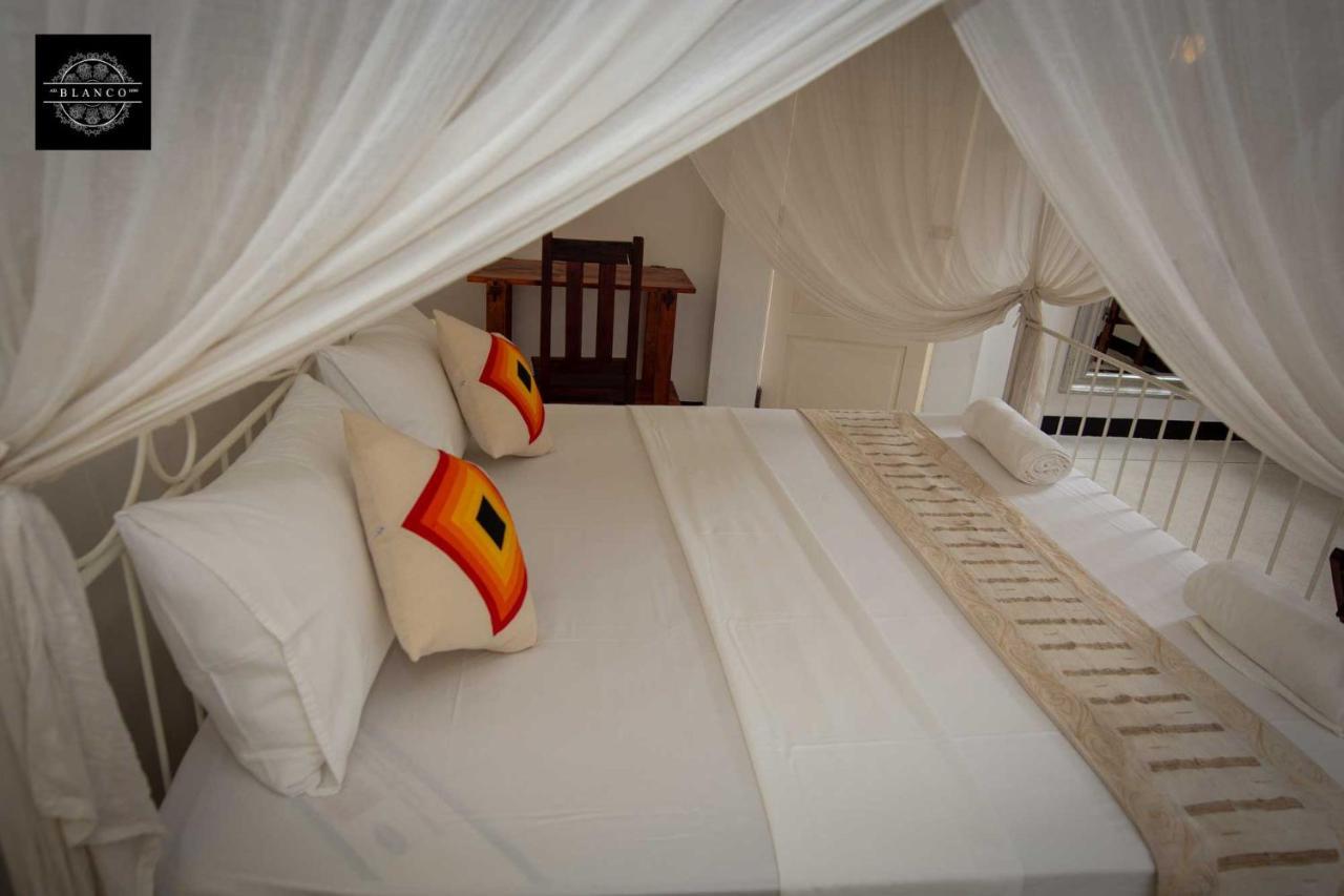 Villa Blanco Dehiwala-Mont Lavinia Extérieur photo