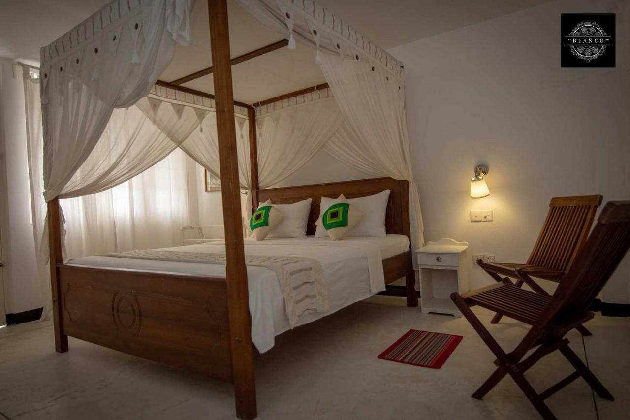 Villa Blanco Dehiwala-Mont Lavinia Extérieur photo