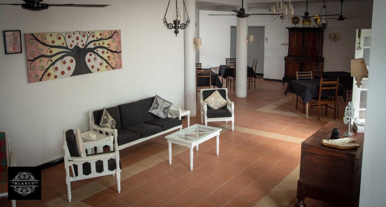 Villa Blanco Dehiwala-Mont Lavinia Extérieur photo