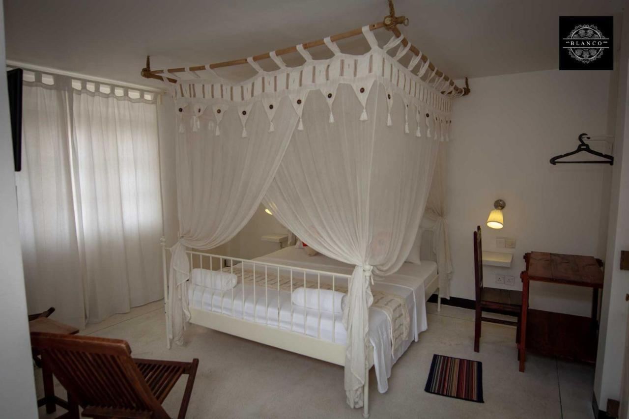 Villa Blanco Dehiwala-Mont Lavinia Extérieur photo